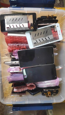 Смартфоны и запчасти