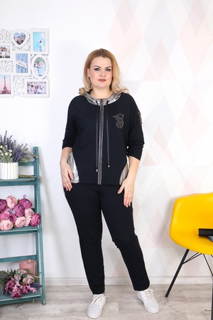 Женский спортивный костюм больших размеров