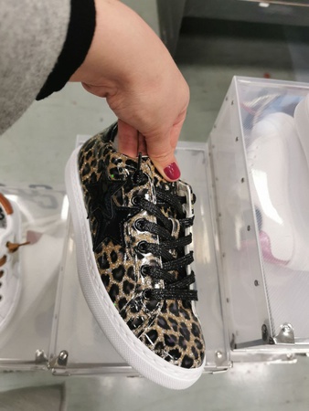 STOCK CHILDREN'S SHOES