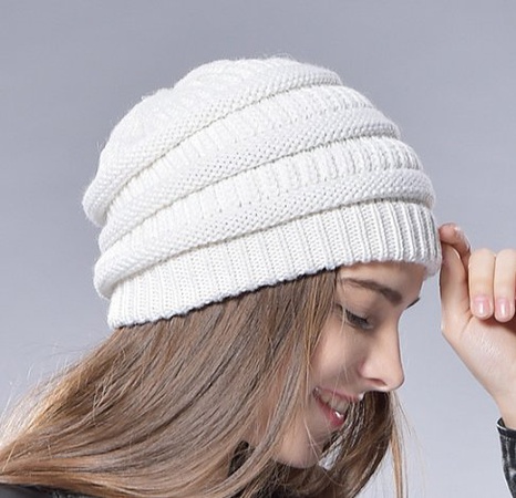 Женская шапочка Бини