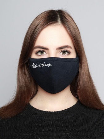 Маска для лица черная