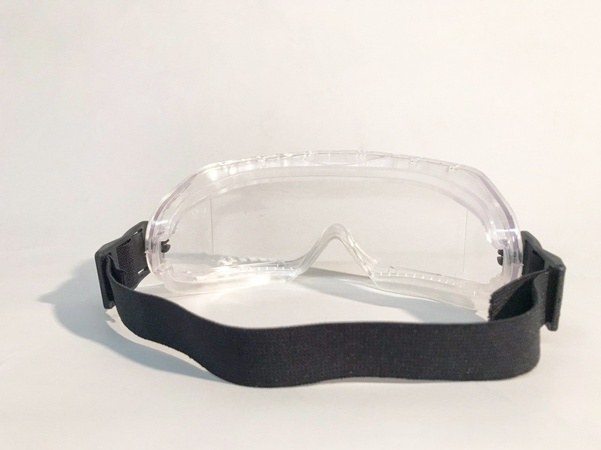 Gözlük şeffaf kapalı tip