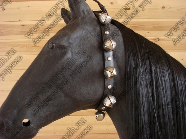 Ошейник с бубенцами