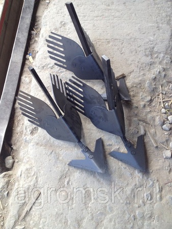 Корпус окучника в сборе со стойкой