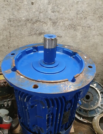 Siemens electric motor 1LA7130-2AA61 5.5 kW 2925 rpm 3/4 / 7.5 kW