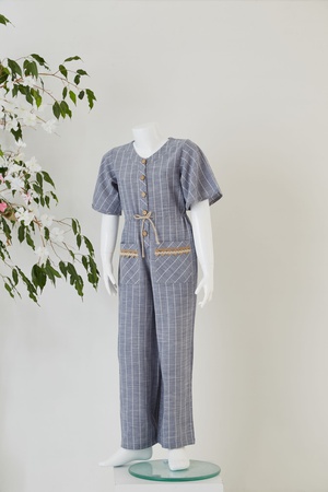 Полосатый женский комбинезон в полоску