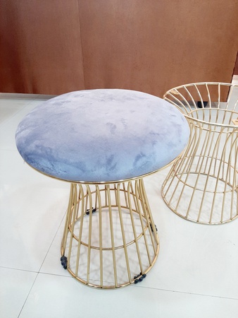 Табурет из нержавеющей стали с золотым покрытием