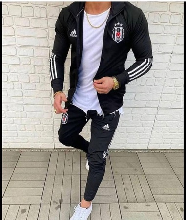 Костюм спортивный