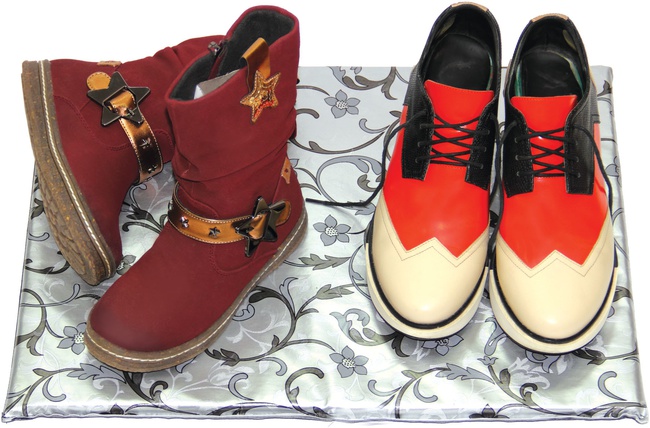 Ayakkabıları 50x35 cm kurutmak için elektrikli ısıtıcı &quot;TeploMax&quot;