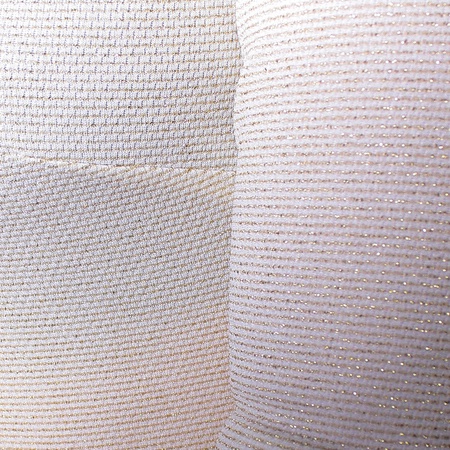 Платье бежевое с люрексом длины миди,рукав 3/4