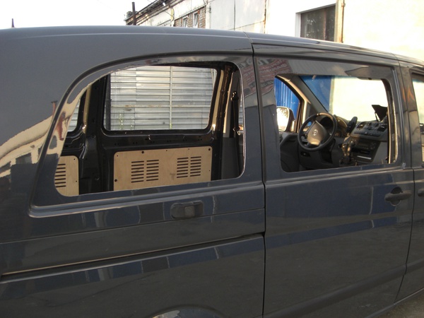 Стекла для автомобилей и микроавтобусов