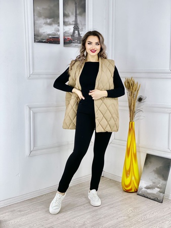 Стеганные безрукавки