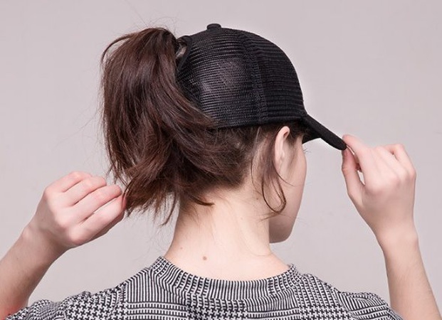 Fileli Kadın At Kuyruğu Şapkası