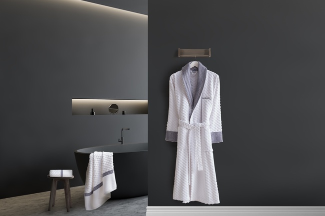 Maxhomen Manhattan Men's Turkish Cotton White Bathrobe Personal Set