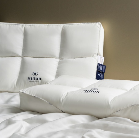 Отельная подушка Hilton. Ортопедическая