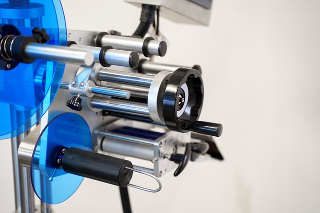 Автоматическая этикетировочная машина ЭМ04.00