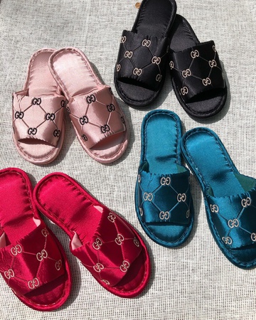 Женские домашние тапочки