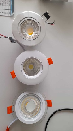 Потолочные и настенные светильники; Сенсорные осветитель, прожектора, лед светильники, светодиодные ленточные светильники, светодиодные лампы, лампочки