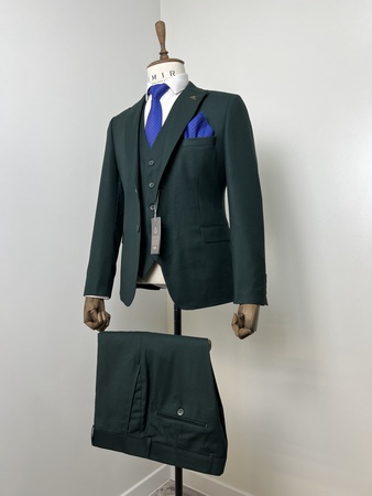 Классические костюмы