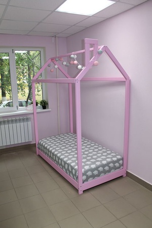 кроватка-домик Мотессори