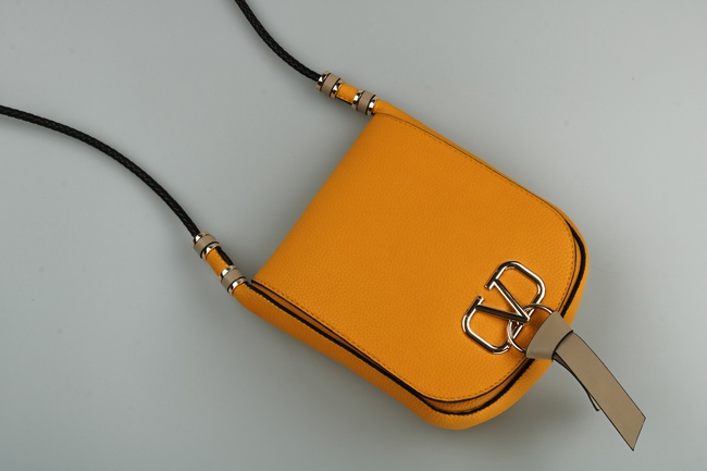 Lamis brand sholder bag