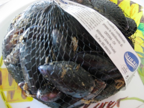 Deniz ürünlerini paketlemek için file kılıf