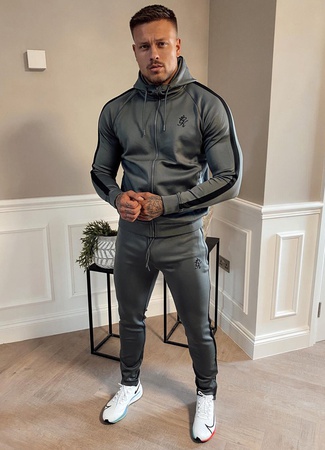 بدلة رياضية رجالية