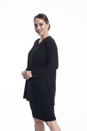 Блузка с v-образным вырезом