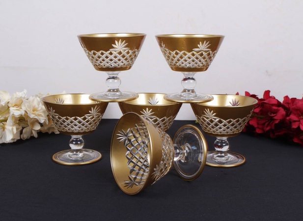 Миски для мороженого со стеклянными ножками