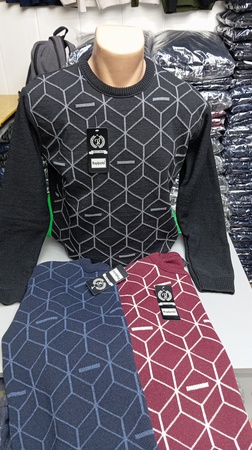 Свитер мужской плотной вязки