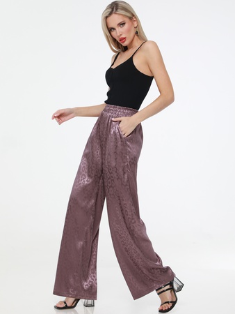 İki parçalı ipek takım elbise