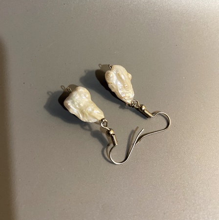 Seramik kafataslı doğal inci küpeler