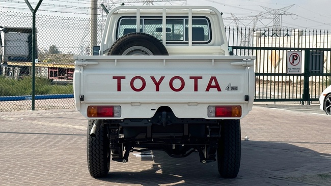 Used Toyota Land Cruiser Pickup 4x4