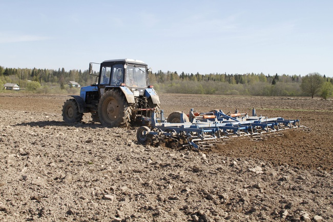 Blockmodularer Aufliegergrubber KBM-7,2