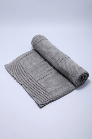 ТРИКОТАЖ ДЕТСКОЕ ОДЕЯЛО С КВАДРАТНЫМ УЗОРОМ