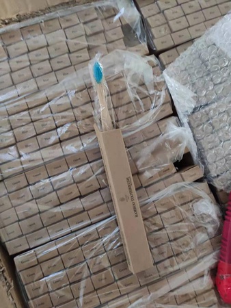 Зубная щетка