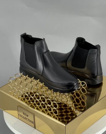 Women's leather shoes