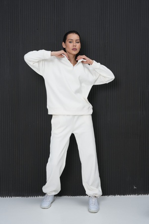 Спортивный костюм с замком