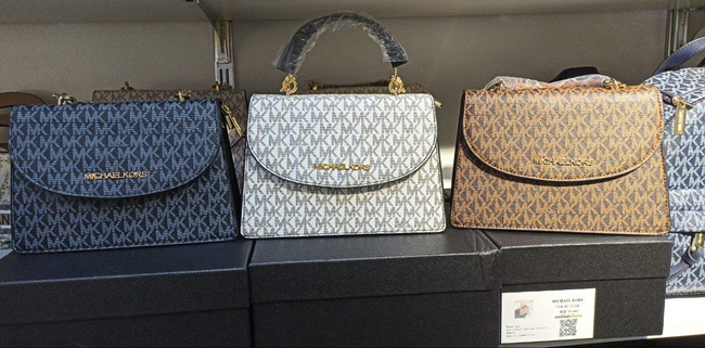 Kadın çantaları. Toptan.