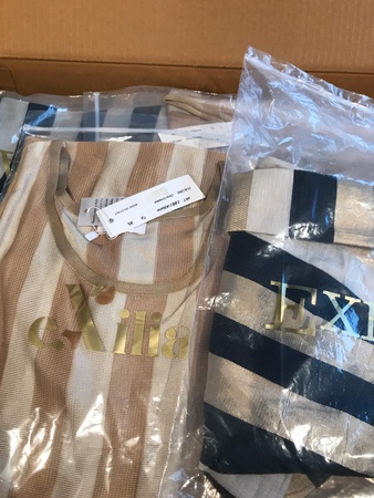 WOMEN'S COSTUMES EXILIA