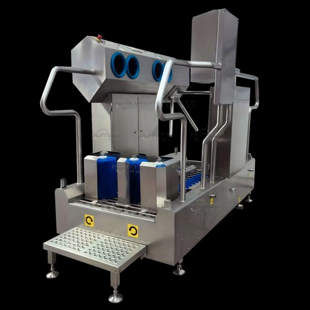 Equipment for the continuous washing of boots and soles