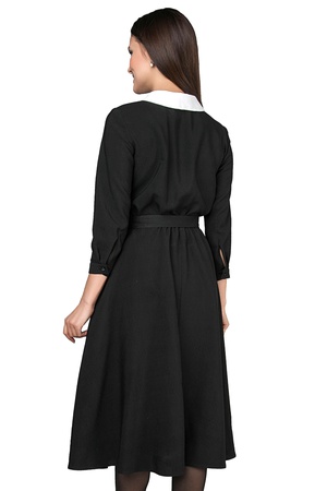 Платье с круглым отложным воротничком