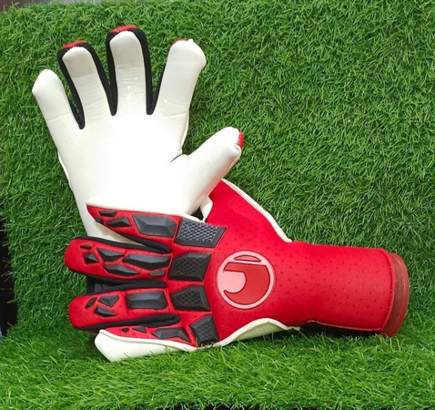 Kaleci Eldivenleri. Futbol Eldivenleri. Yüksek Kalitede 9 Numara