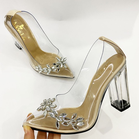 ЭЛЕГАНТНАЯ ОБУВЬ НА КАБЛУКЕ