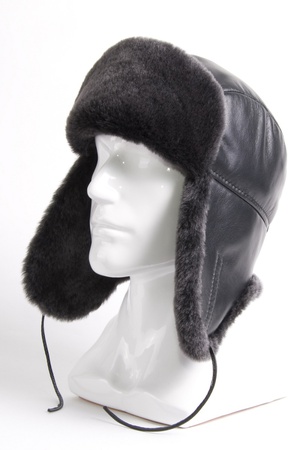 Ушанка из кожи с овчиной 170230