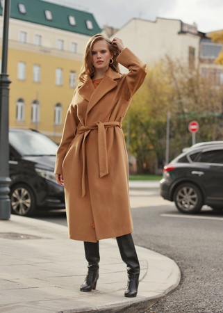 Şal yakalı, omzu açık anvelop ceket