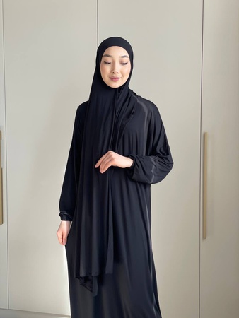 Платье с пришитым шарфом