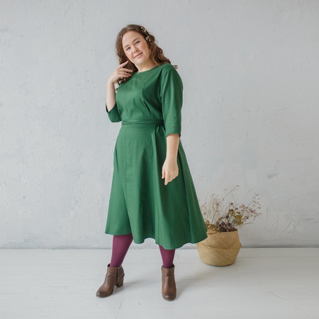 Платье с поясом лентой