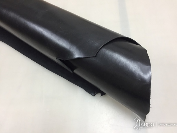 Чепрак с итальянской отделкой, черный