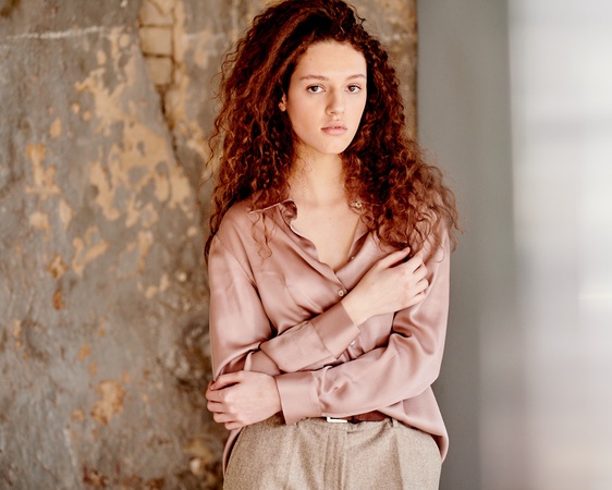 женские рубашки,блузки,трикотаж, брюки,юбки, платья, аксессуары